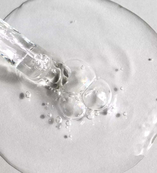 Alkohol in Kosmetikprodukten: Unterschiede, Wirkung und Verwendung in Männerpflege