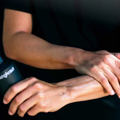 Körperpflege Geschenkset Männer mit Duschgel, Körperlotion und Mikrofasertuch, pH-hautneutral und Swiss Made