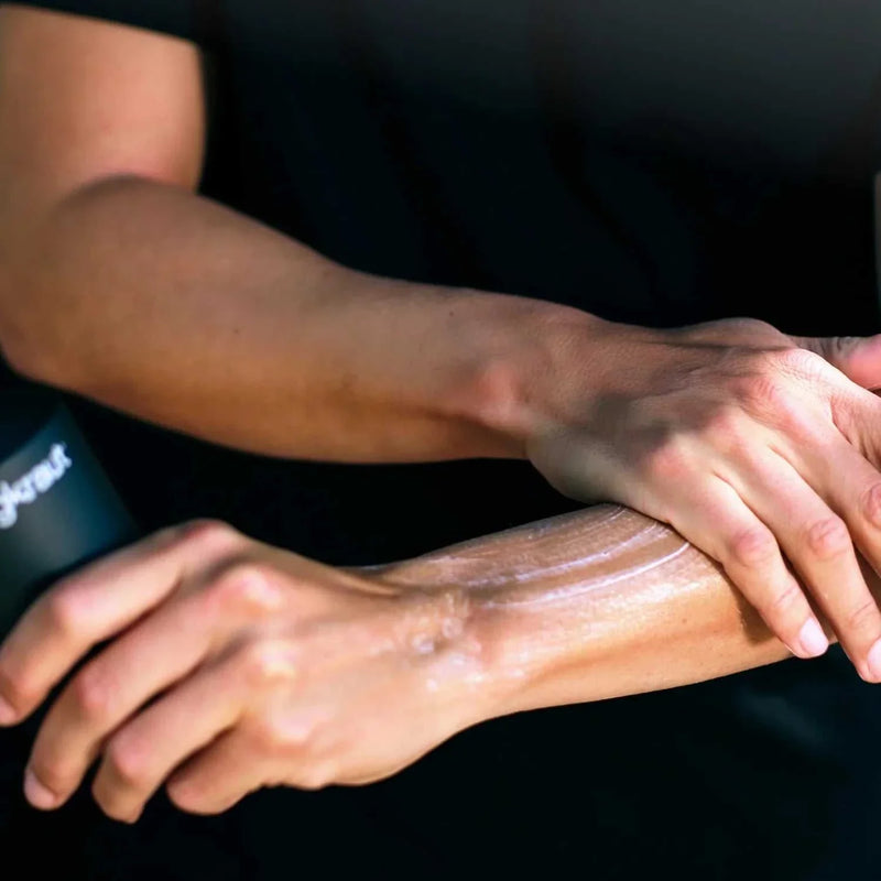 Massage into cleansed skin. Absorbs quickly, even with body hair.