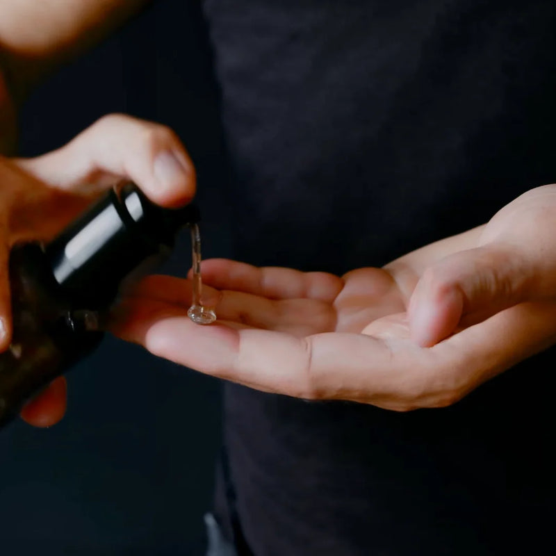 Dispense 1 pump of Face Wash into a damp hand.